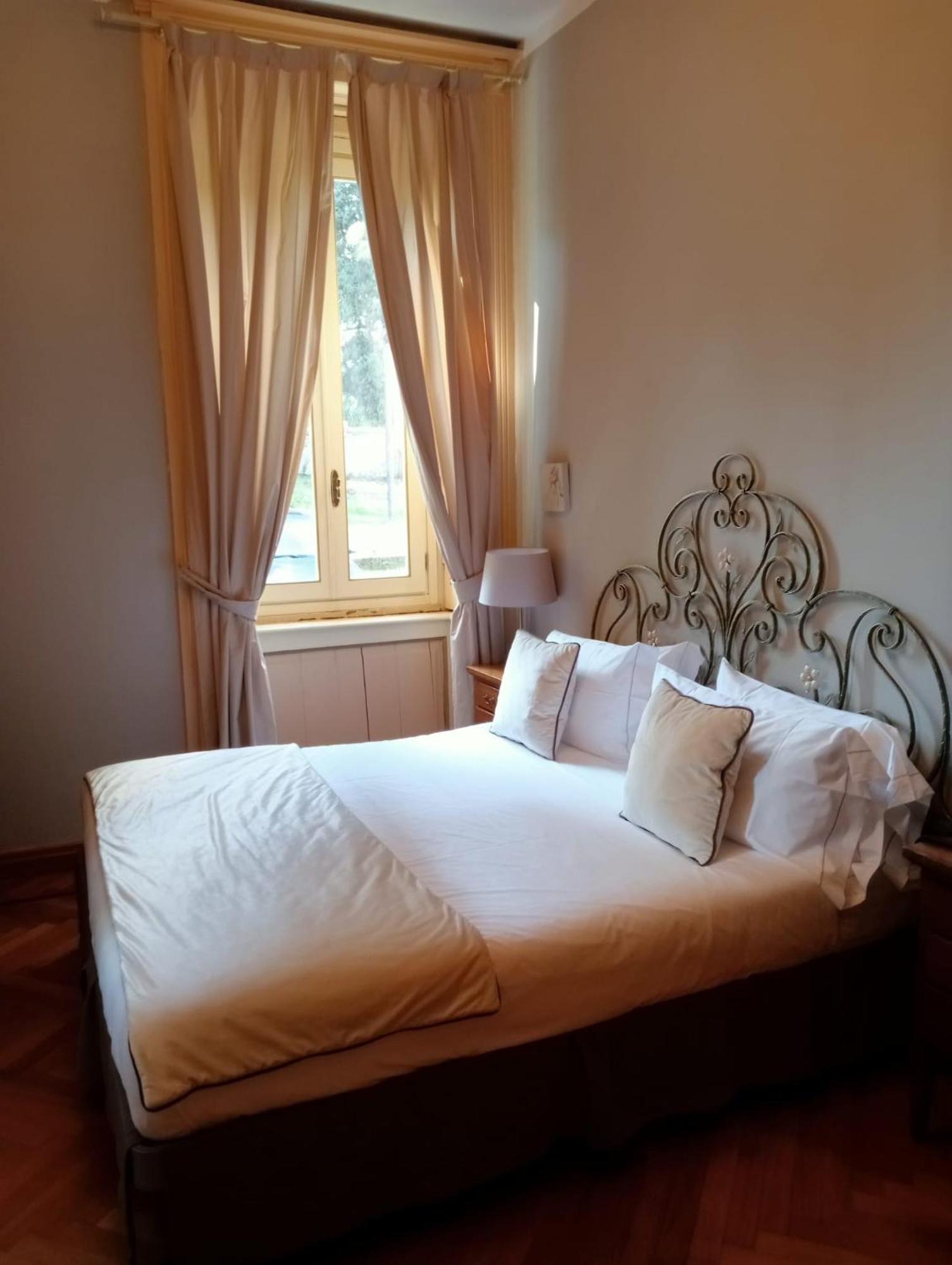 Mimosa Au - Estella Italia Guest house