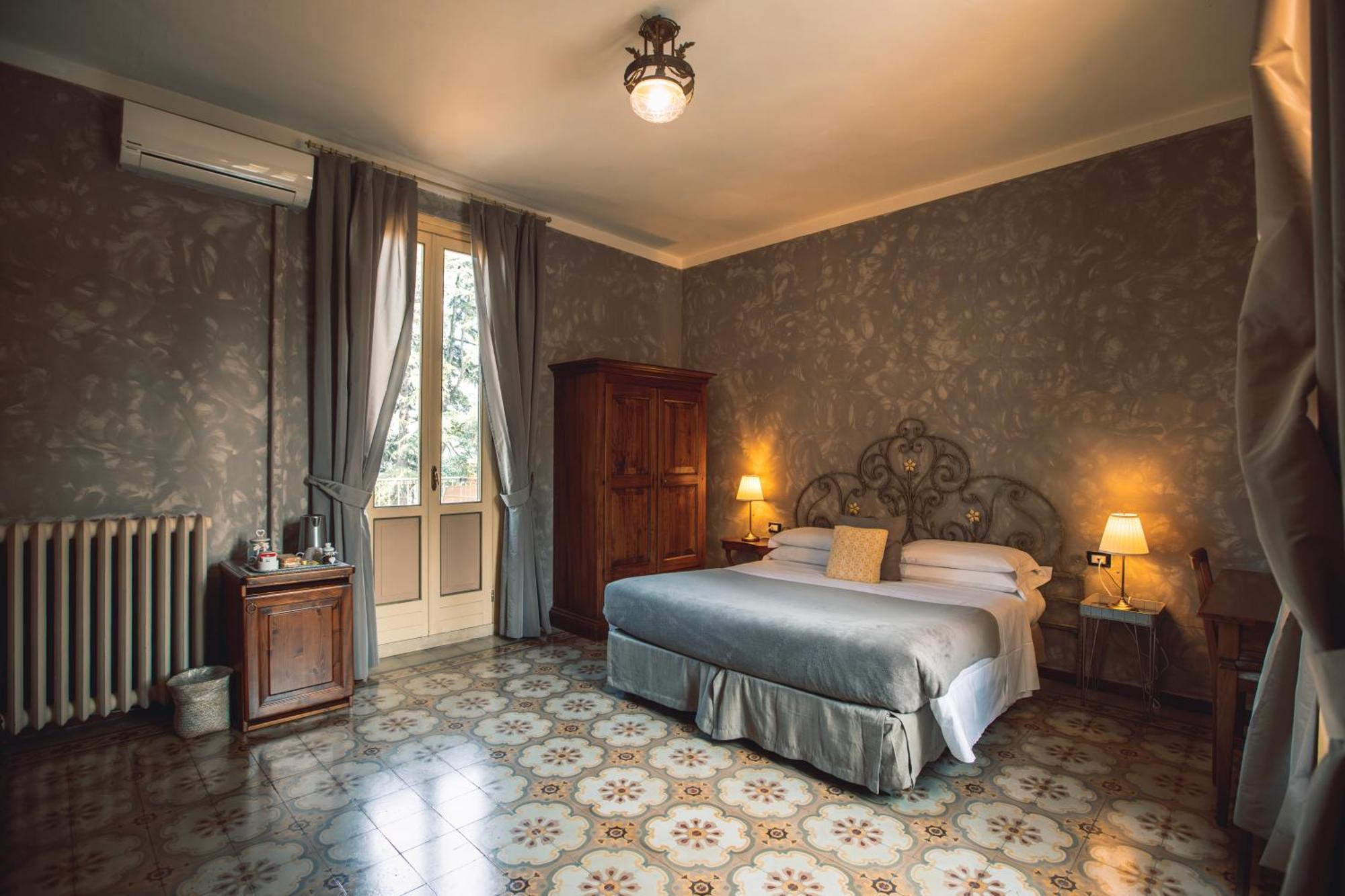 Mimosa Au - Estella Italia Guest house