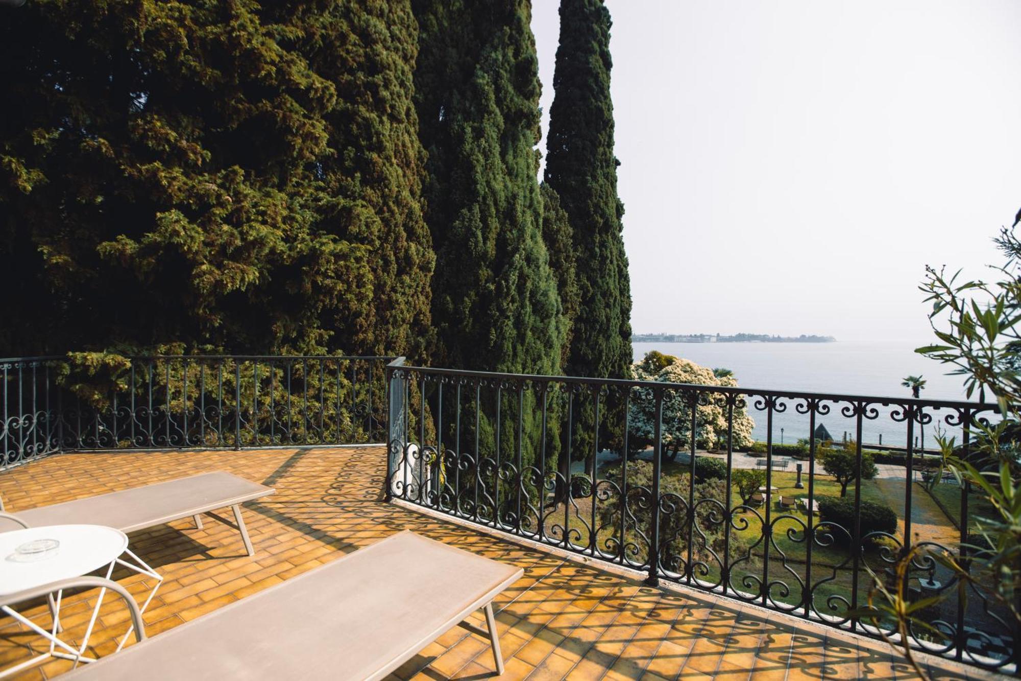 Mimosa Au - Estella Italia Guest house